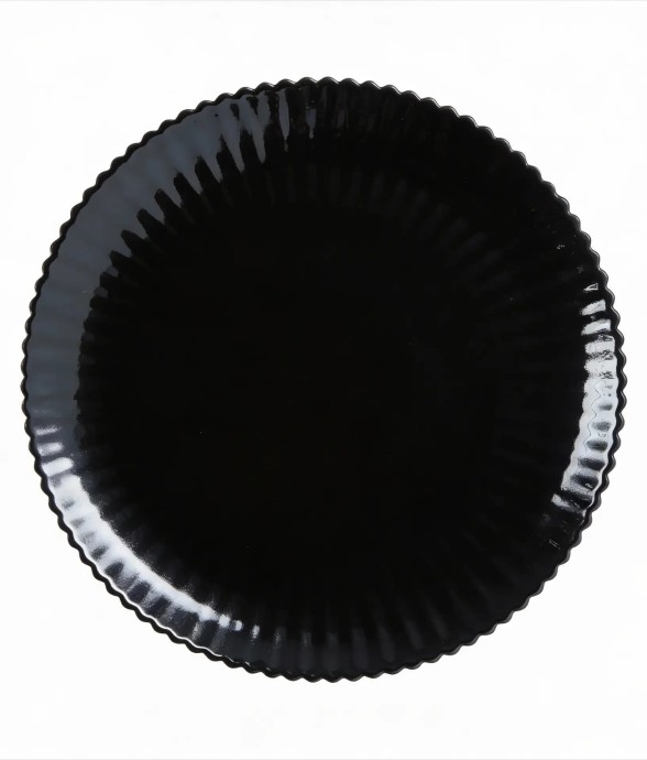 6 assiettes plates noires...
