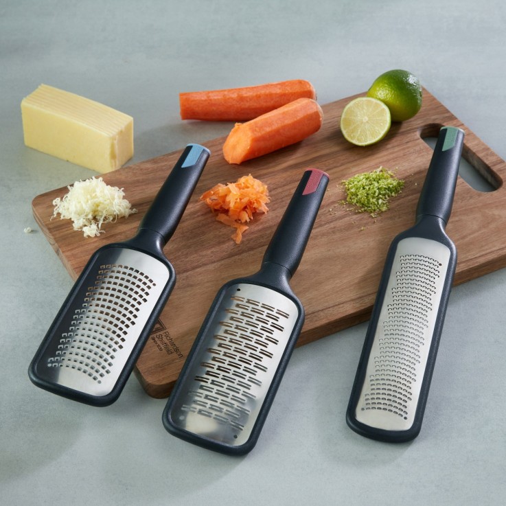 Râpe à main fine avec étui de protection en inox