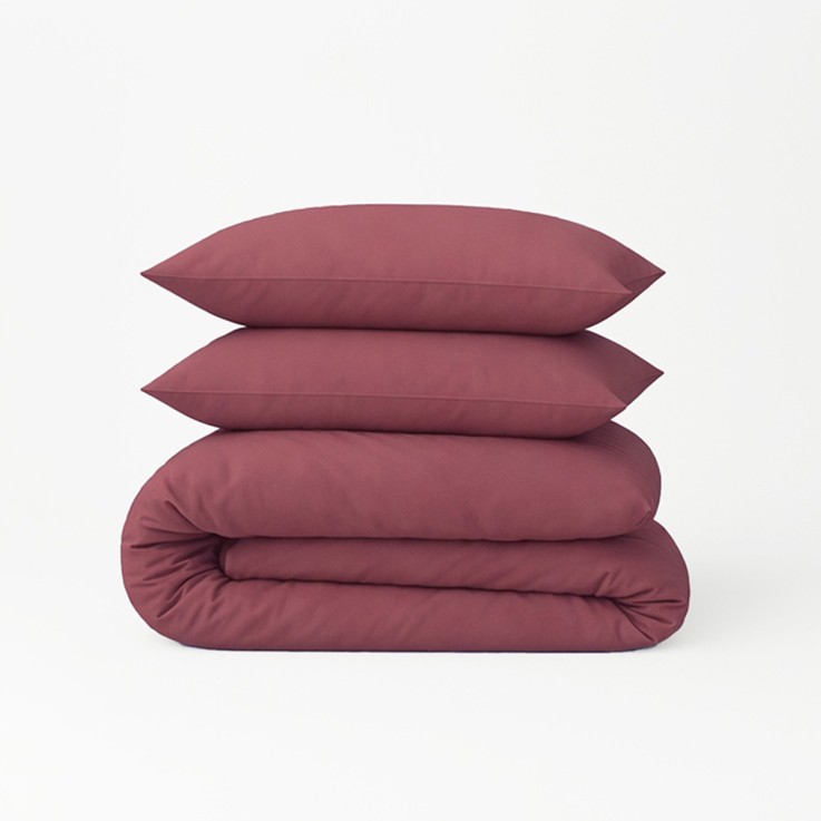 Parure de lit unie prune en percale de coton bio, taies carrées, LES ESSENTIELS
