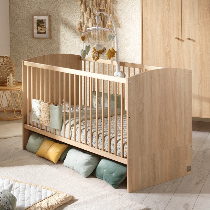 Chambre bébé trio: Lit bébé 70x140 évolutif, commode à langer 3 tiroirs et armoire 2 portes décor bois chêne