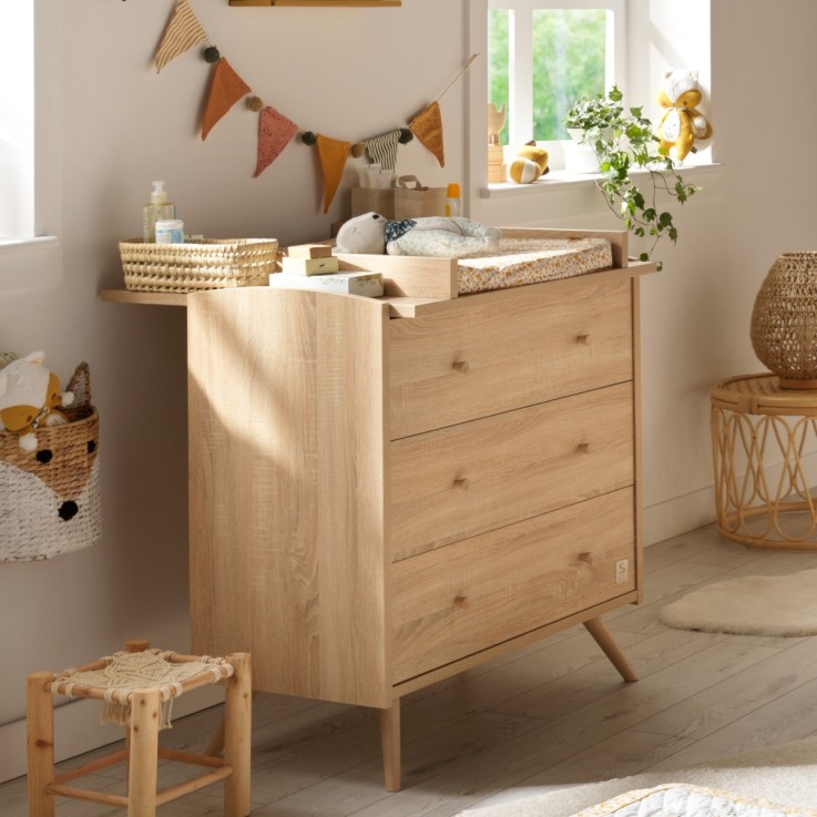 Chambre bébé trio: Lit bébé 70x140 évolutif, commode à langer 3 tiroirs et armoire 2 portes décor bois chêne