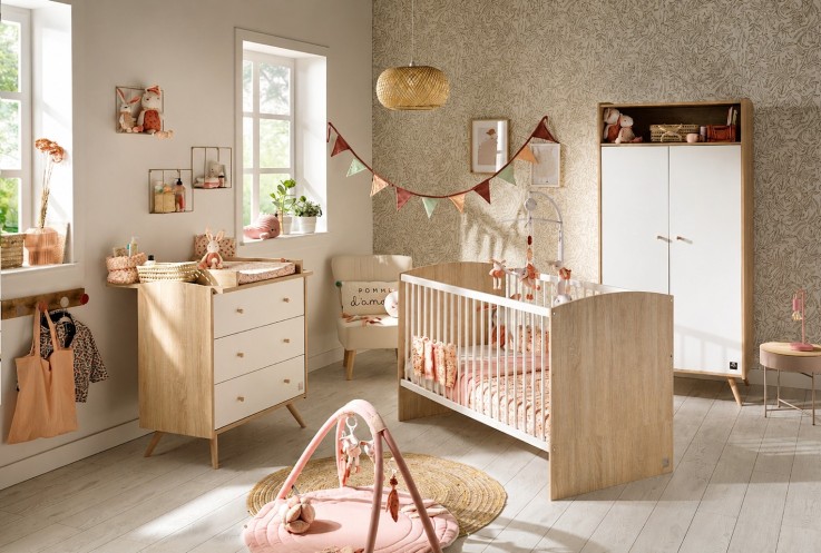 Chambre bébé trio: Lit bébé 70x140 évolutif, commode à langer 3 tiroirs et armoire 2 portes décor bois chêne et blanc