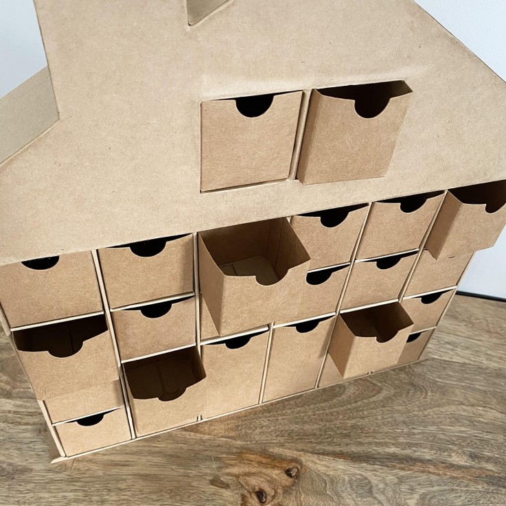 Cal.l'Avent Maison,p.mâché FSC Rec.100%, kraft, 36x6,5x40cm