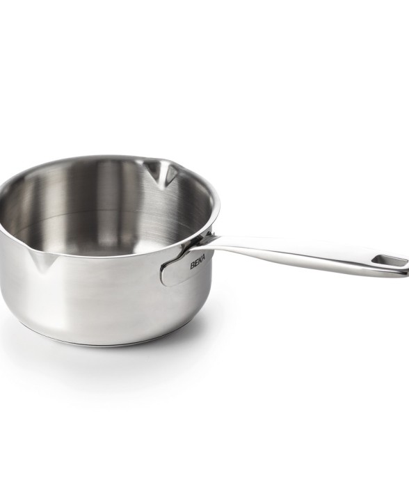 Casserole avec bec verseur...