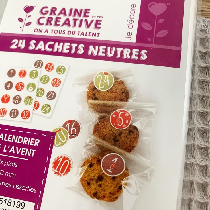 24 SACHETS AVEC STICKERS DE L'AVENT 120x180