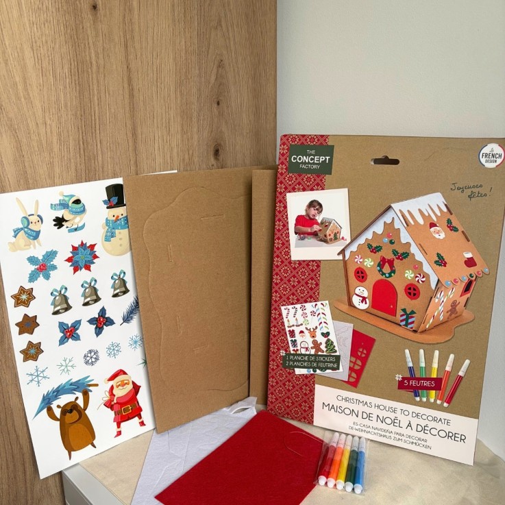 Maison de Noël à construire et à décorer