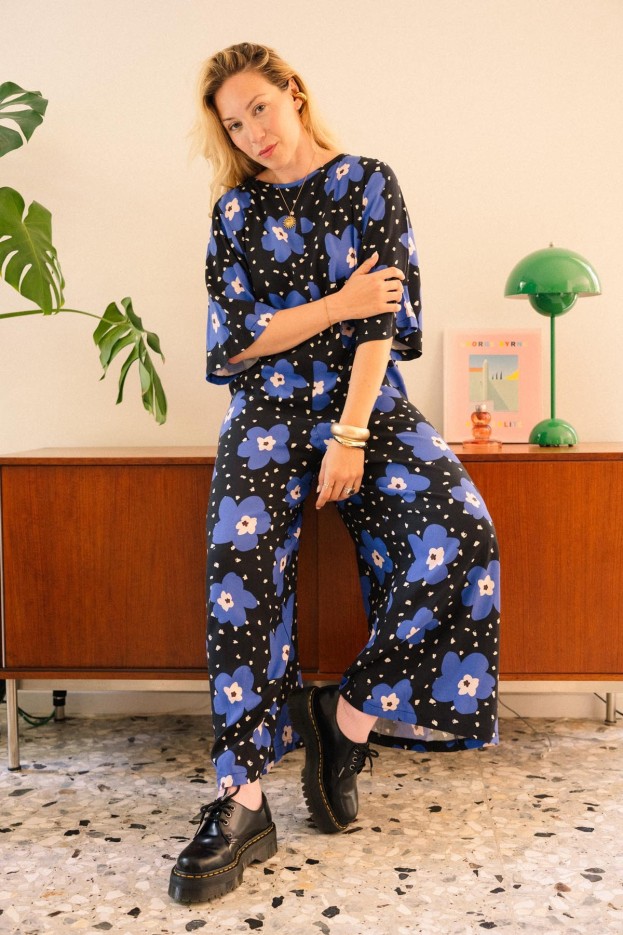 Combinaison Atlas - manches évasées - imprimé grandes fleurs bleu - viscose