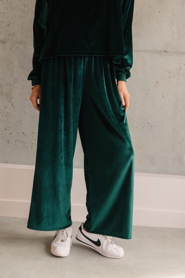 Pantalon en velours - coupe fluide - vert foncé - coton biologique et polyester recyclé