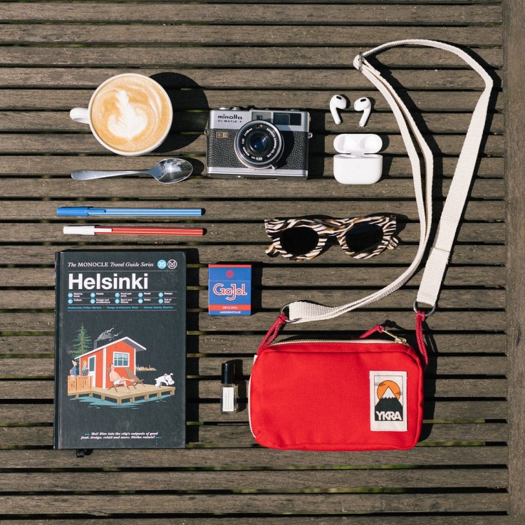 Travel case rouge avec bandoulière réglable