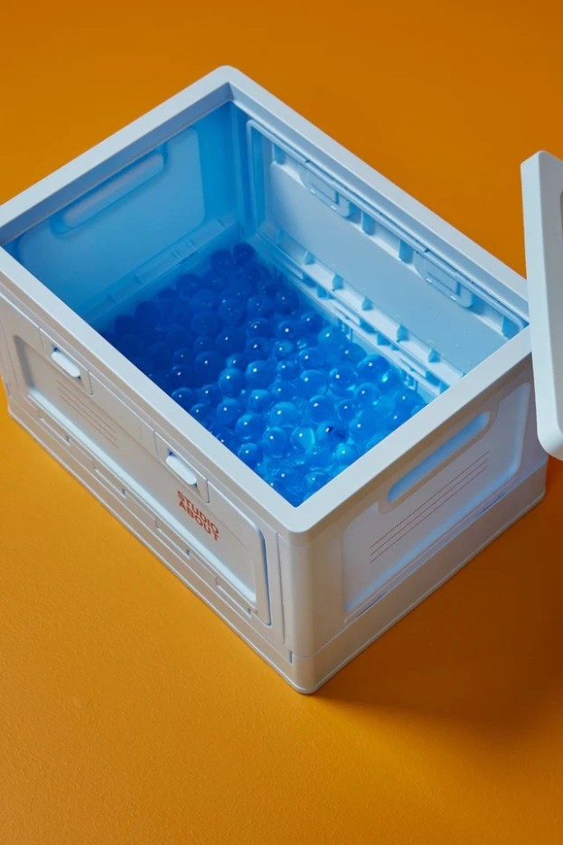 Boîte de rangement bleue avec couvercle