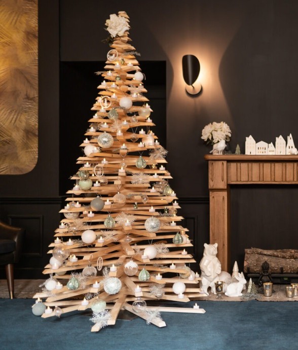 Grand sapin en bois (2m)...