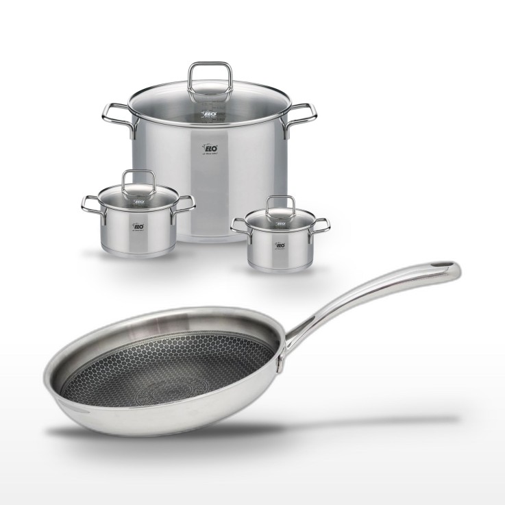 Batterie de cuisine en inox - poêle de 28 cm et trois faitouts