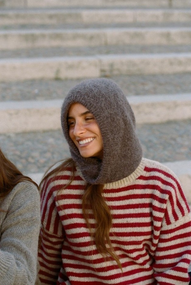 Cagoule Marguerite Prune en Mohair