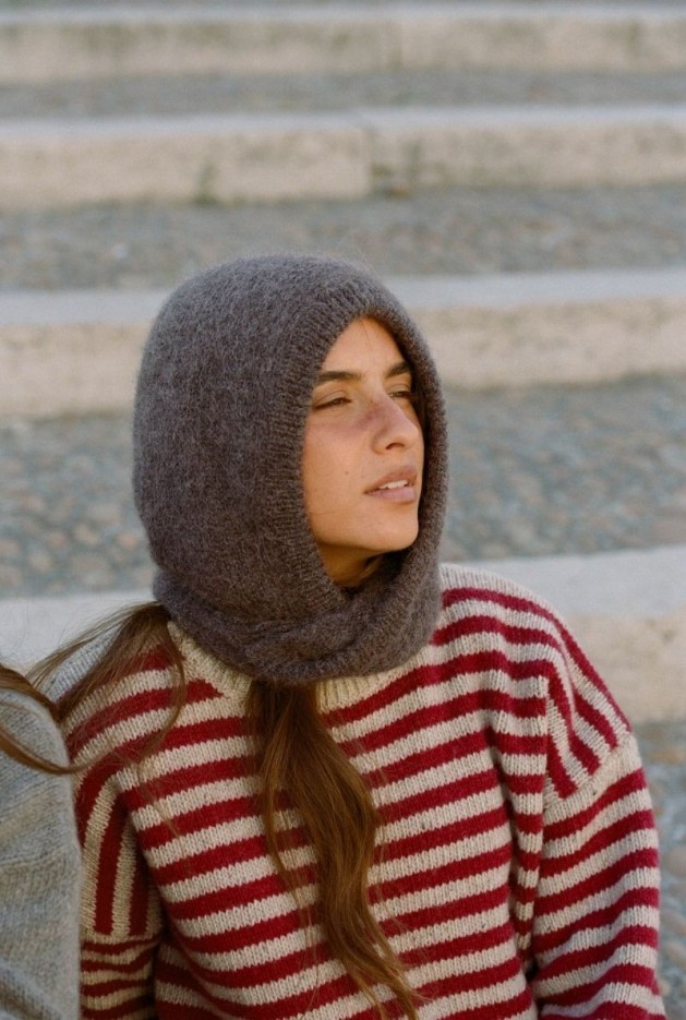 Cagoule Marguerite Prune en Mohair