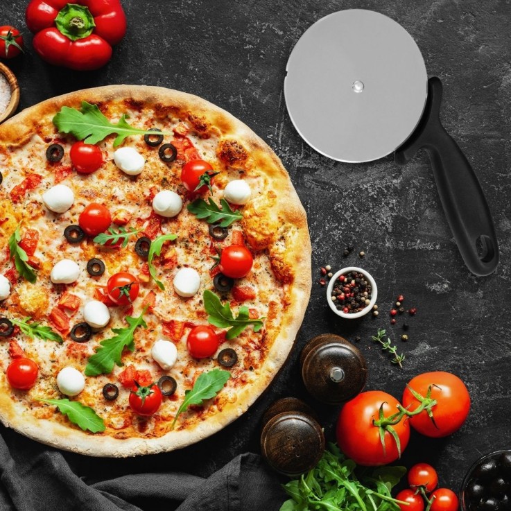 Plaque à pizza et roulette en aluminium et inox - 33 cm - noir