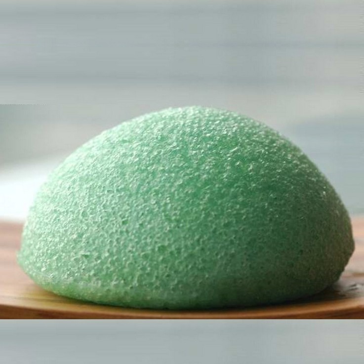 Éponge konjac XL pour le corps au charbon de bambou