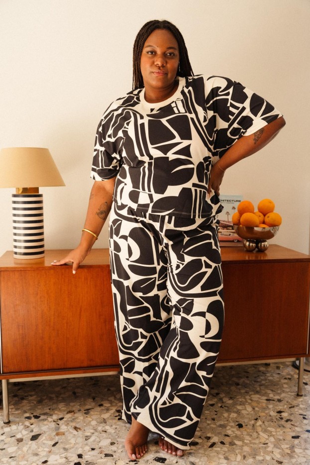 Pyjama long Palmeraie - tee-shirt oversize - imprimé graphique de palmiers noirs et écrus - coton biologique