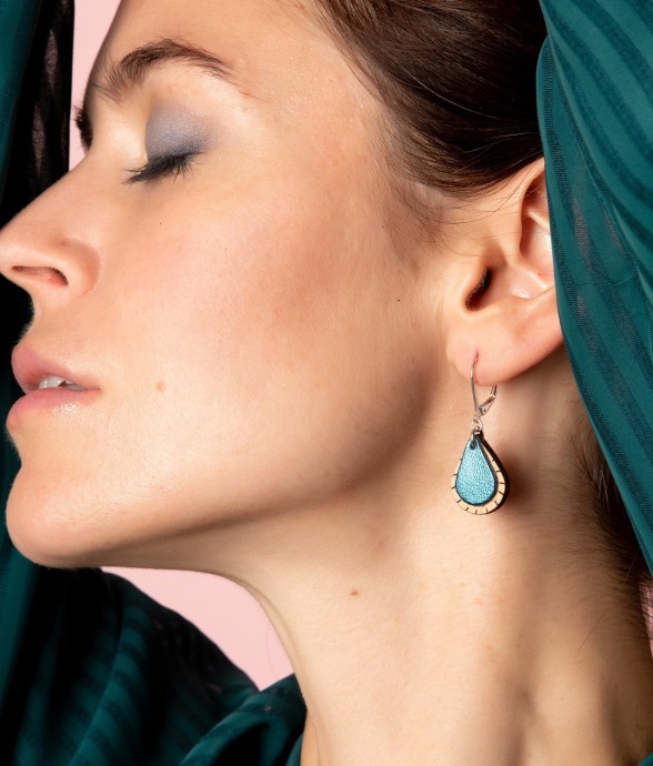 Boucles d'oreilles courtes...