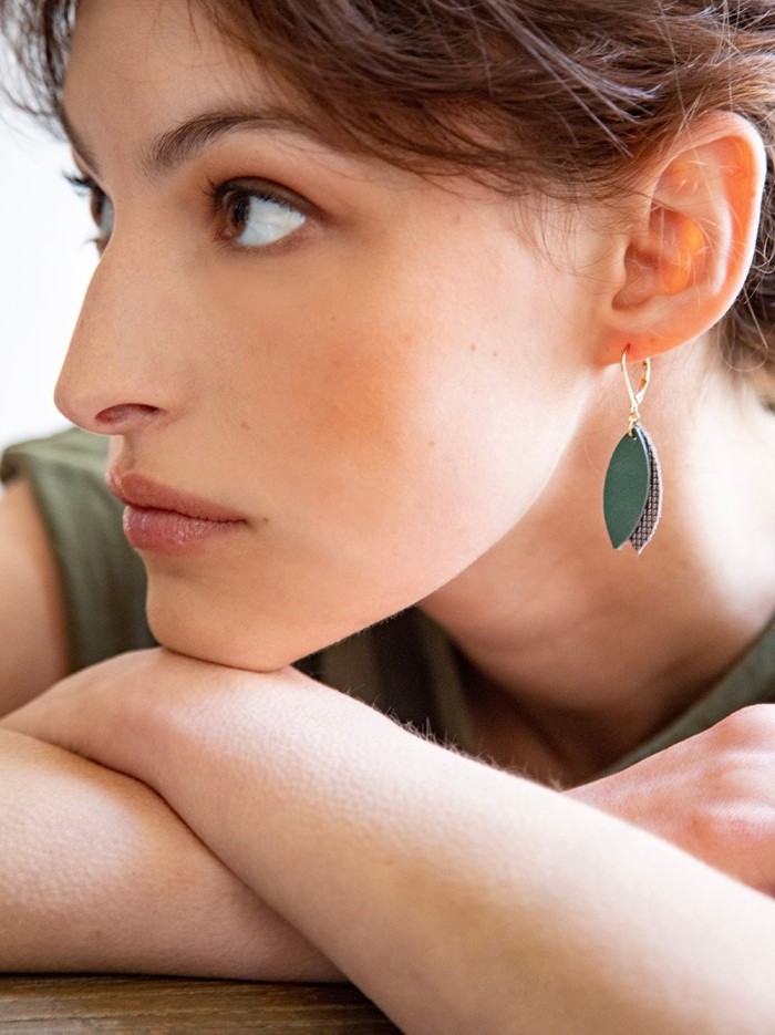 Boucles d'oreilles MINI PETALE Vert de gris