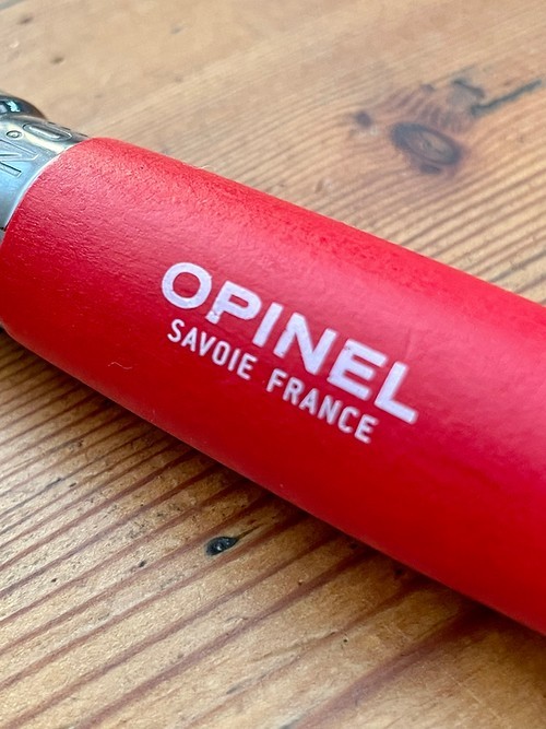 Le Pack Baroudeur une Gourde Concave Rouge et un Opinel
