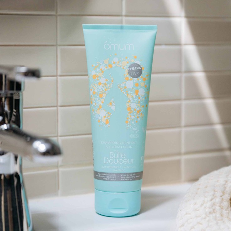 Coffret Cadeau Cheveux Omum & Chou² : 1 Chouchou satin offert + 1 Shampoing Douceur + 1 Complément Pousse