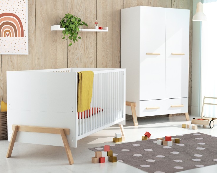 Chambre bébé lit, commode à langer et armoire