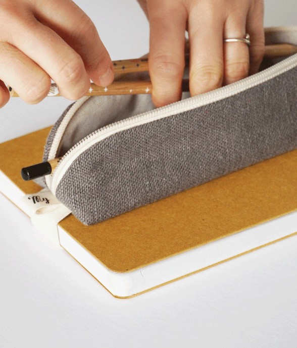 La trousse élastiquée en lin