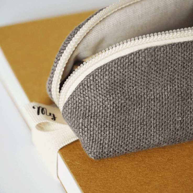 La trousse élastiquée en lin