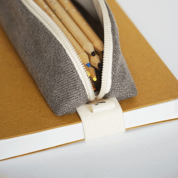 La trousse élastiquée en lin