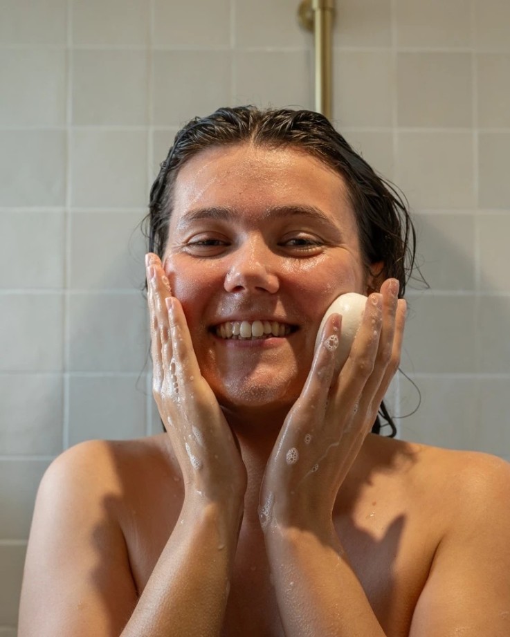 Pain dermatologique lavant à l'amande douce
