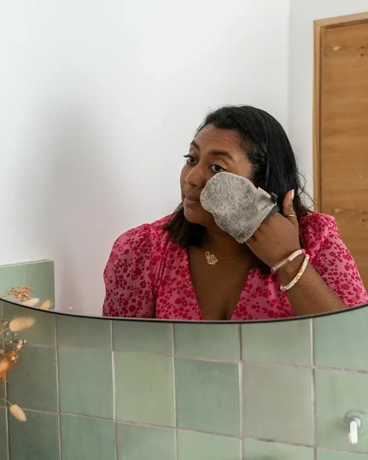 Gant démaquillant à l'eau