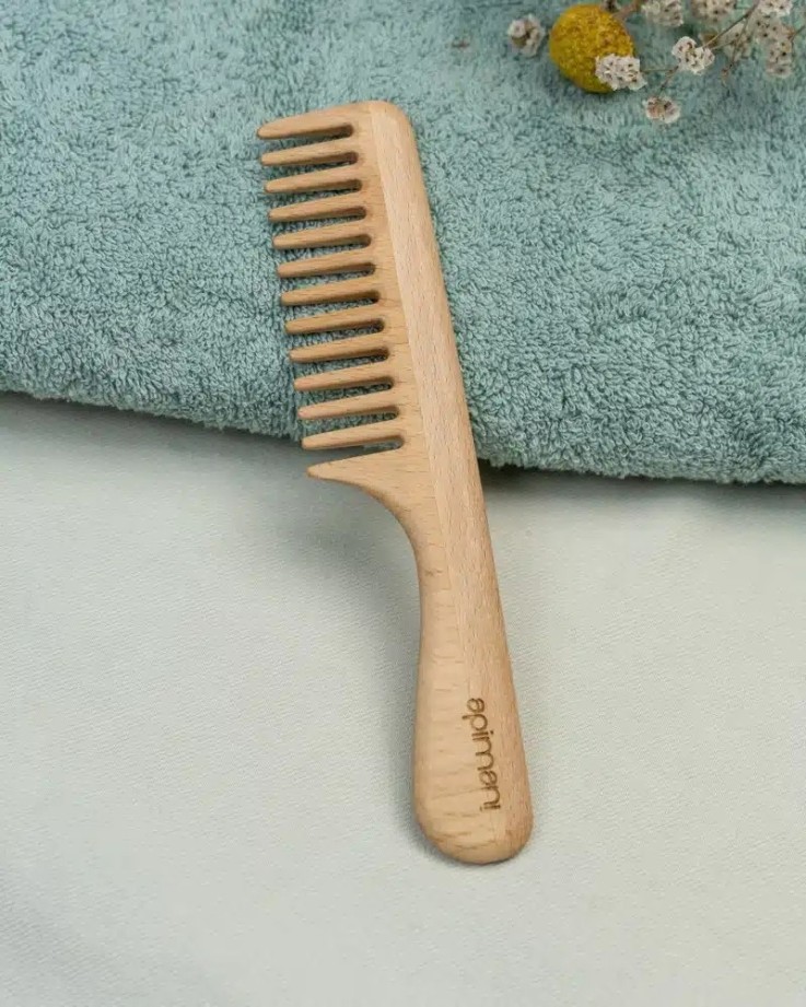 Peigne en bois à dents larges pour cheveux bouclés
