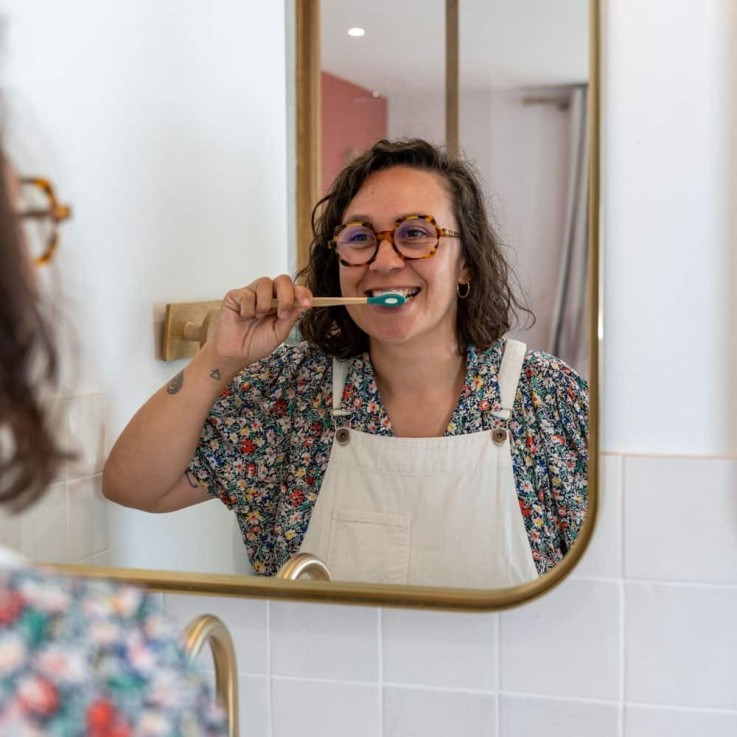 Brosse à dents rechargeable en bois en dureté extra-souple