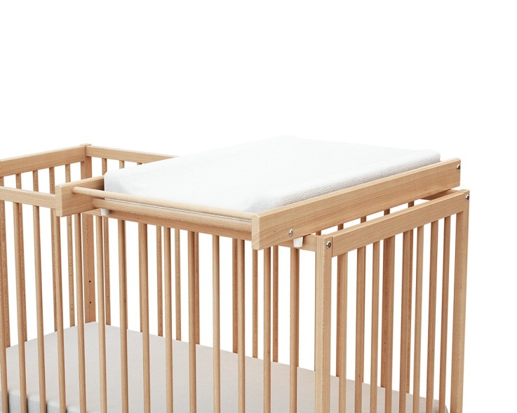 Plan à langer amovible pour lit bébé en bois ESSENTIEL
