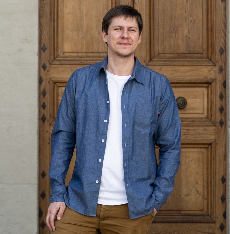 La chemise française en chambray