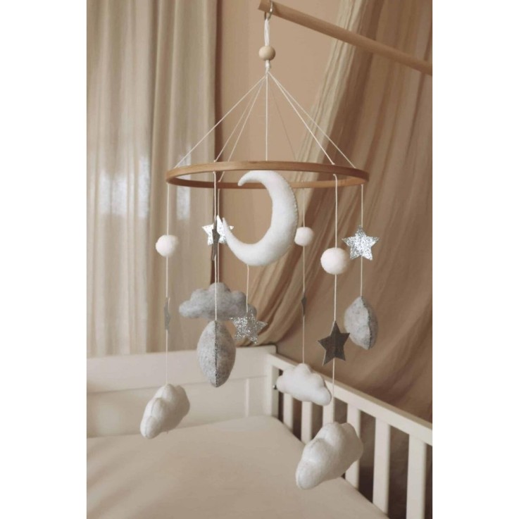 Mobile Lune et Étoiles pour bébé fait main en bois