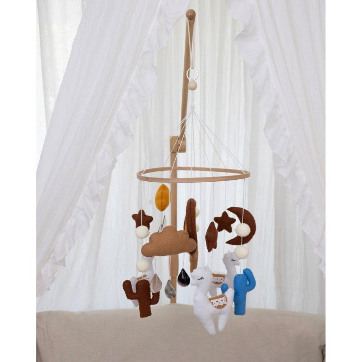 Mobile Lama pour bébé fait main en bois