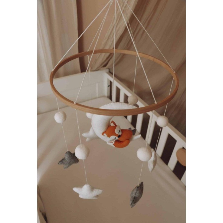 Mobile Renard Endormi pour bébé fait main en bois