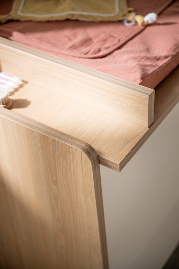 Commode 3 tiroirs façades inclinées en bois décor chêne miel