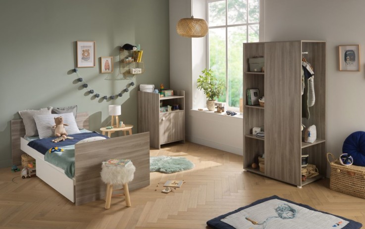 Meuble de rangement avec étagères et penderie en bois