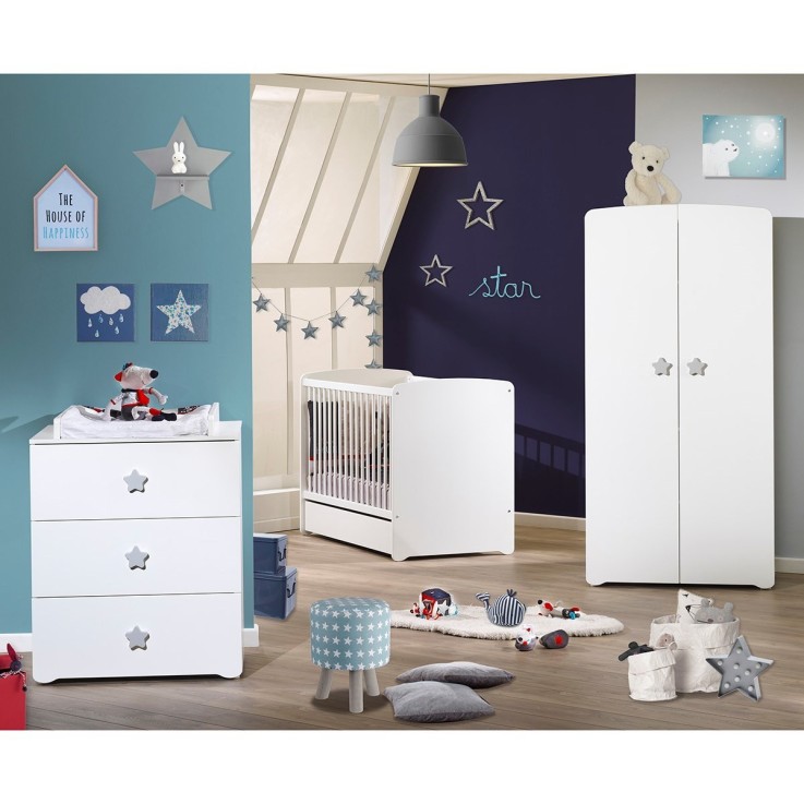 Lit bébé à barreaux en bois