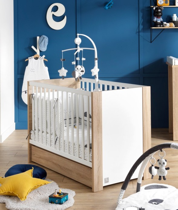 Lit bébé à barreaux