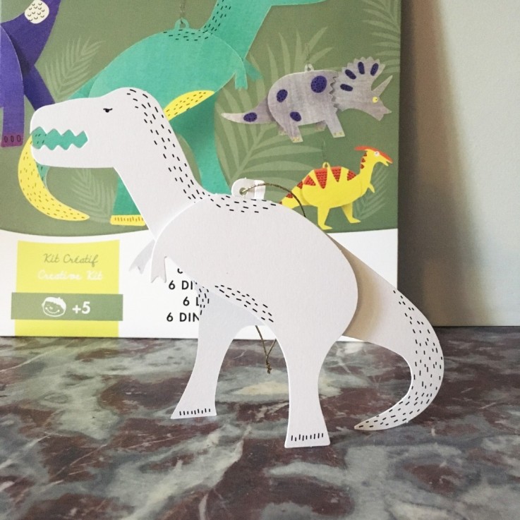 Mes dinosaures à créer et colorier