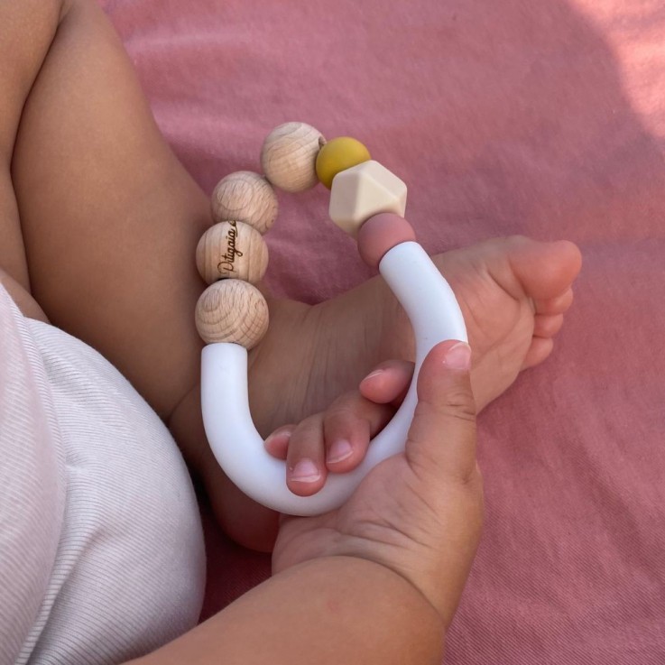 Anneau de dentition en silicone et bois naturel