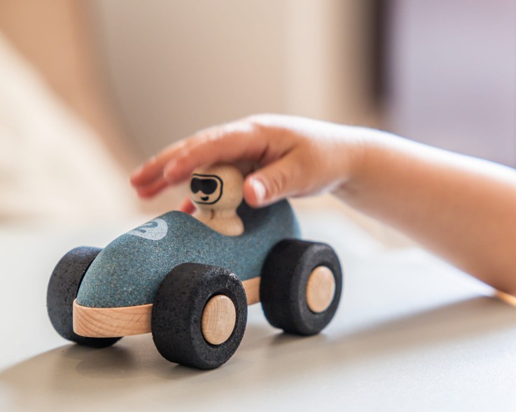 Pack de 2 voitures de course en liège pour bébé