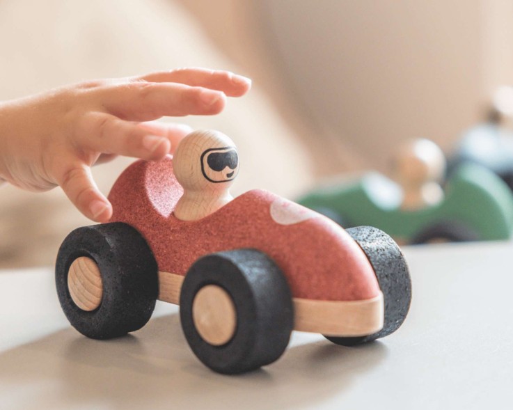 Pack de 2 voitures de course en liège pour bébé