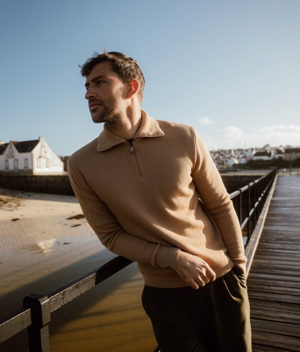 Pull camionneur Etrelles...