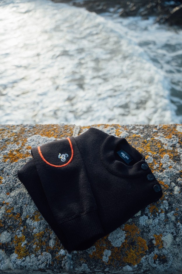 Pull marin Loum laine vierge