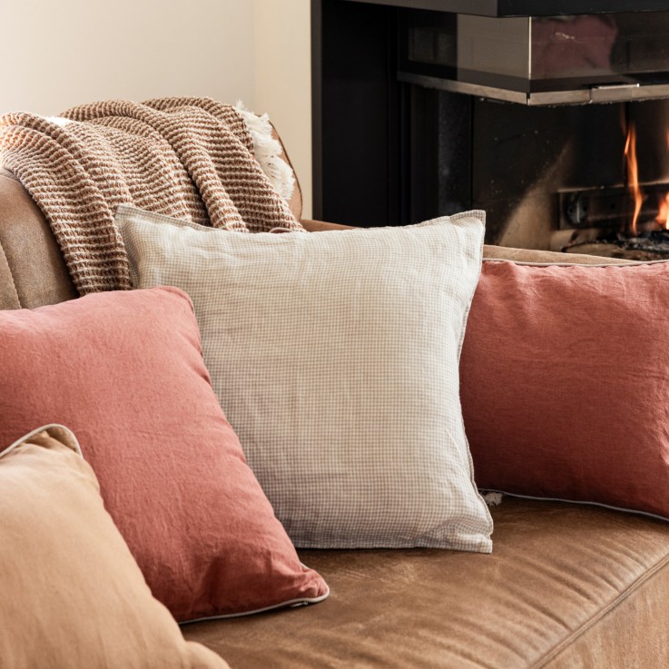 Housse de coussin en lin lavé tissé