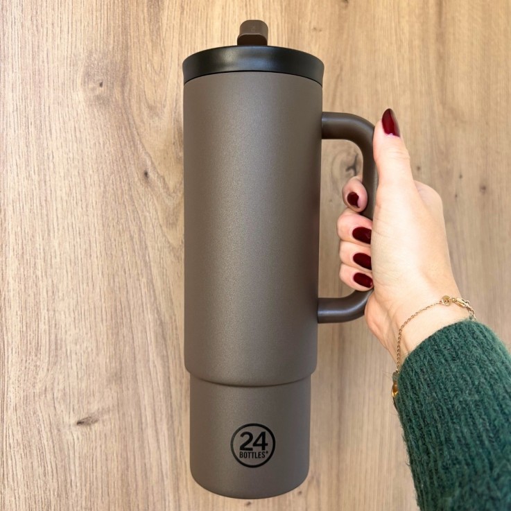 Straw cup isotherme avec poignée Mocha 800 ml - 24 BOTTLES